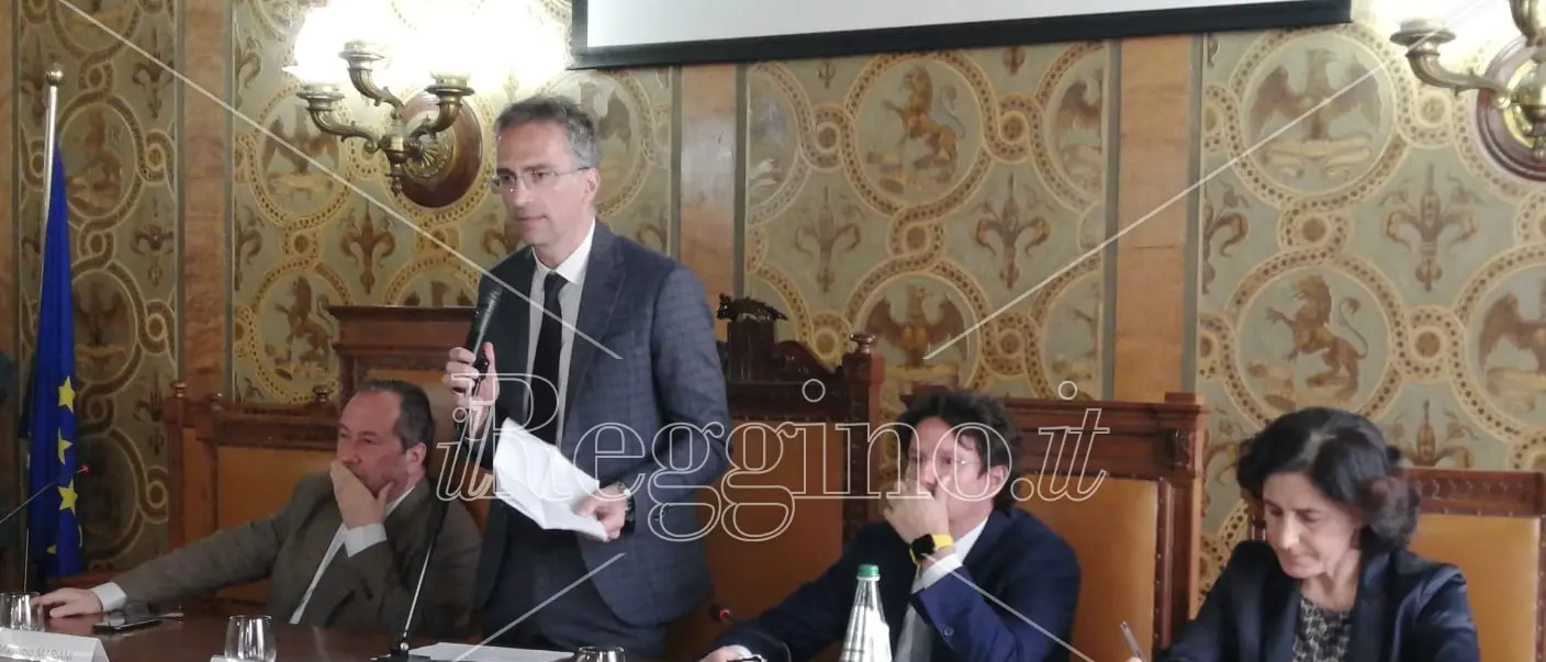 'Ndrangheta, imprenditori e Stato a braccetto per un'economia libera e legale