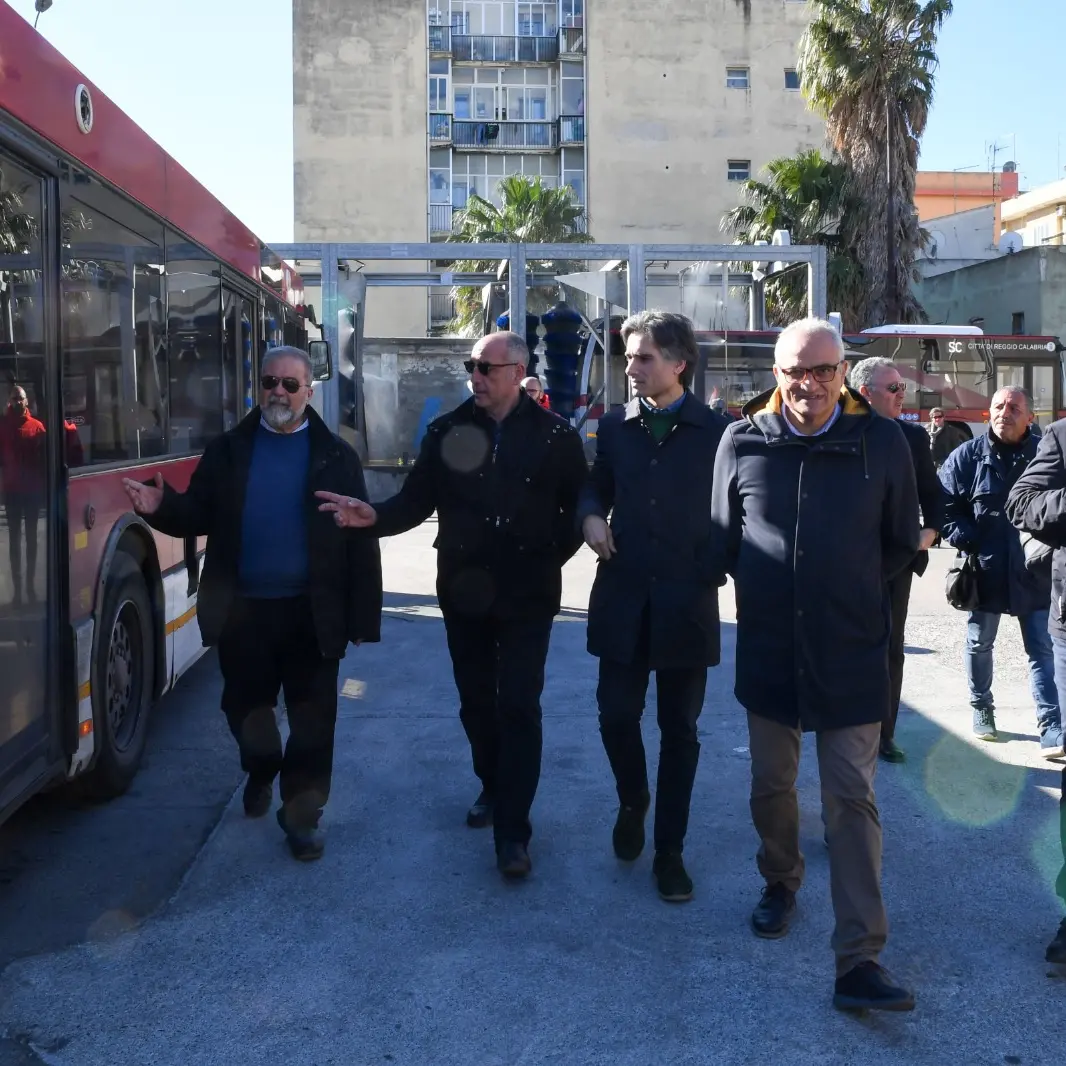 Sopralluogo di Falcomatà nel cantiere del piazzale Atam di via Foro Boario