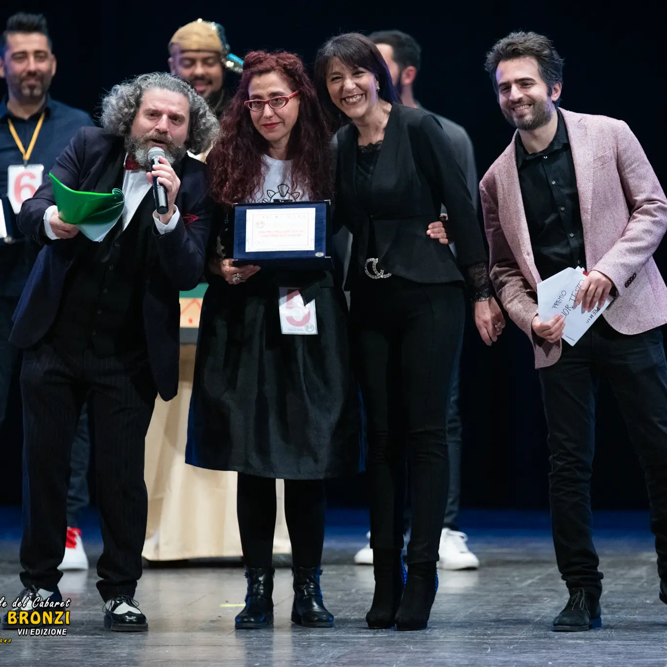 Facce da Bronzi, applausi e risate al \"Cilea\" nel ricordo di Giacomo Battaglia