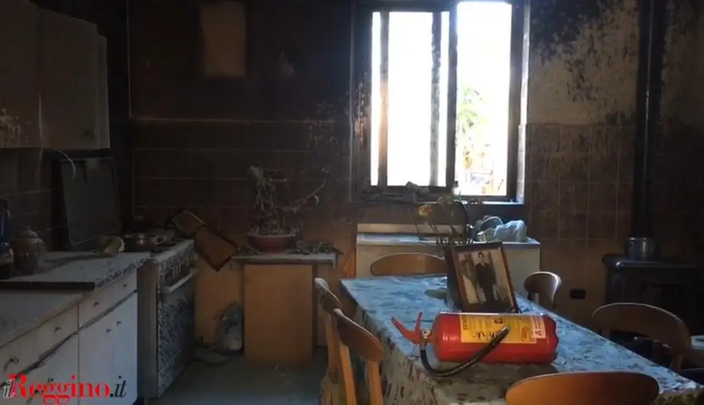 È morta la donna di Siderno, ustionata nel rogo in casa