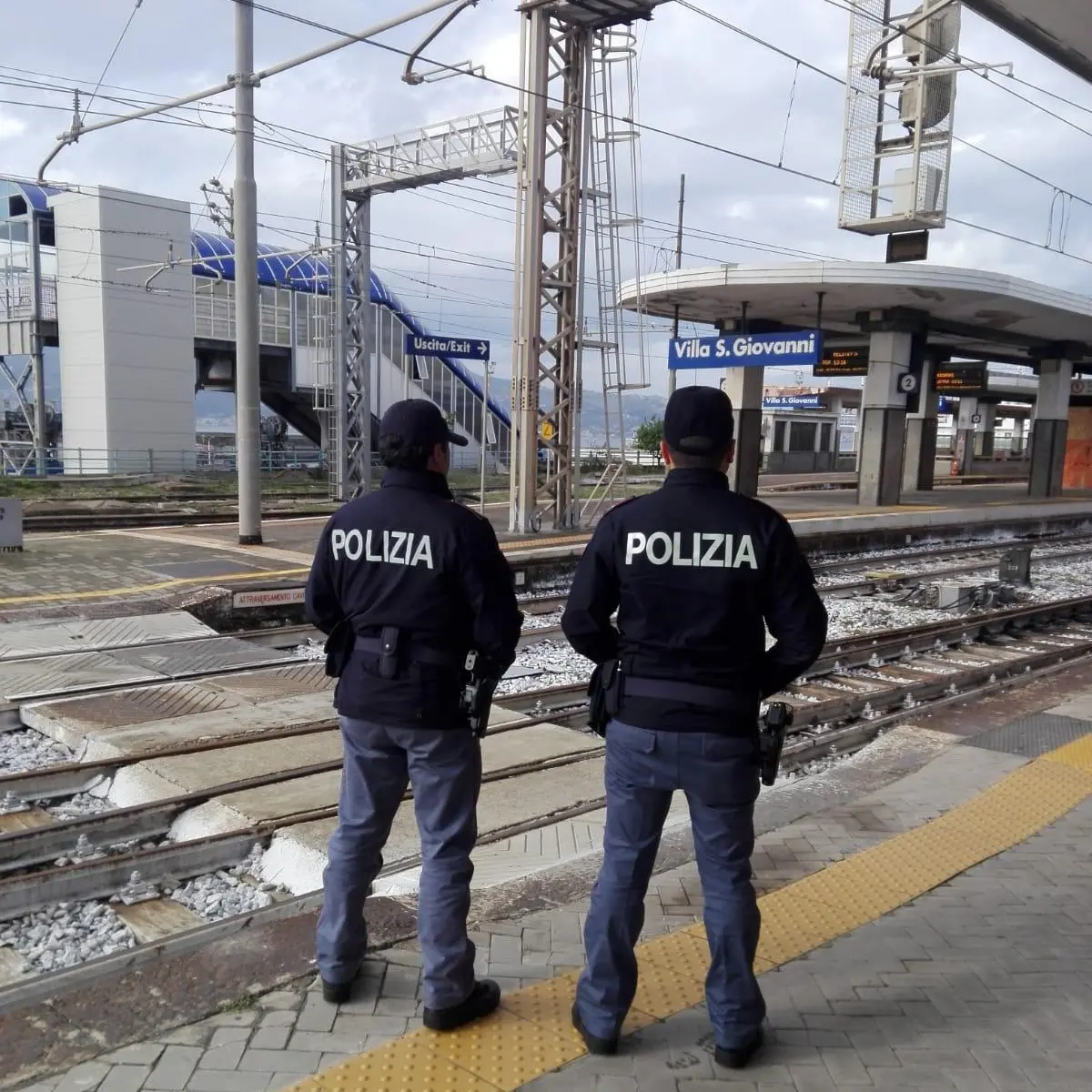 Villa, arrestato alla stazione uomo destinatario di un’ordinanza di cattura