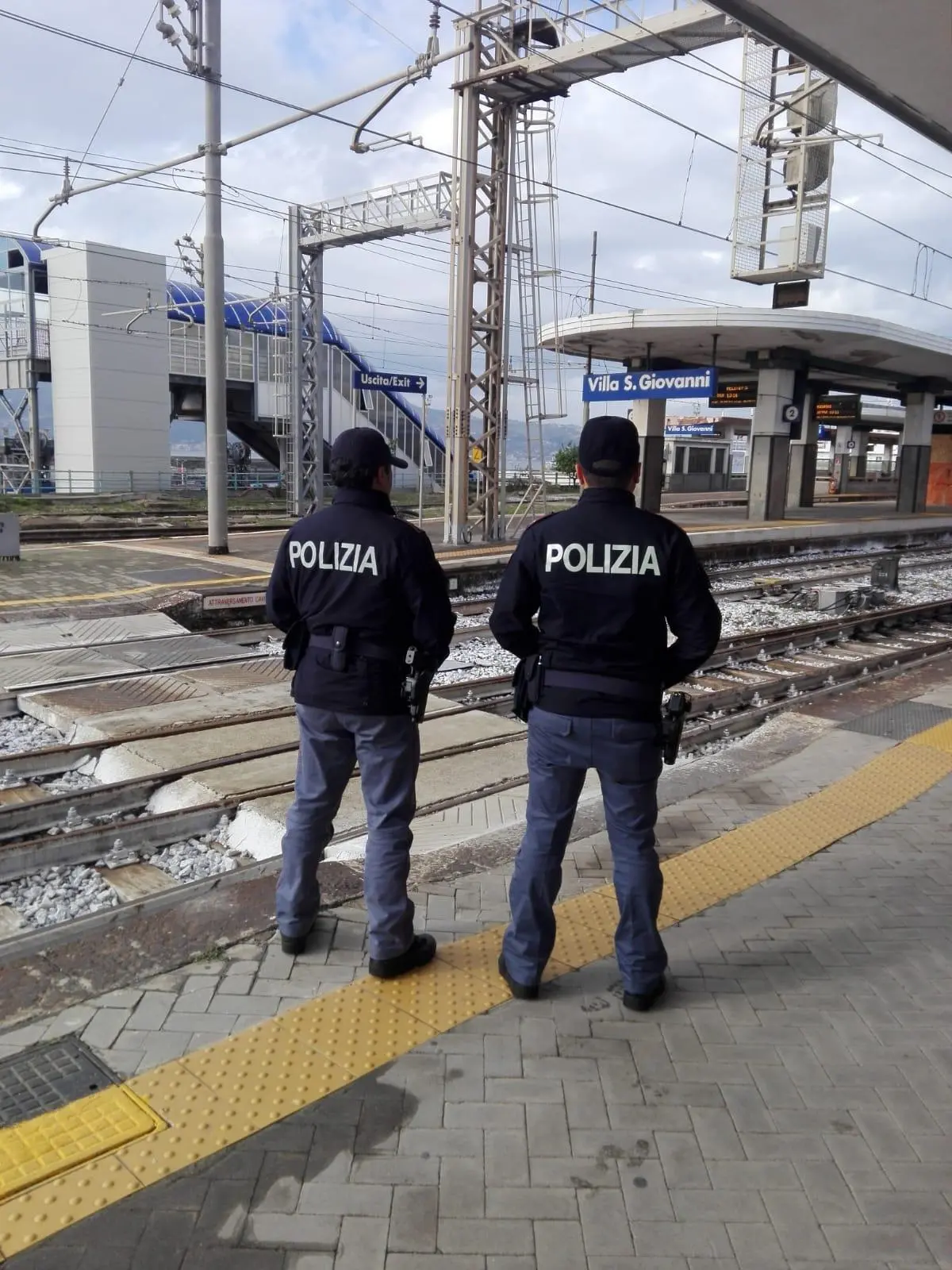 Villa, arrestato alla stazione uomo destinatario di un’ordinanza di cattura