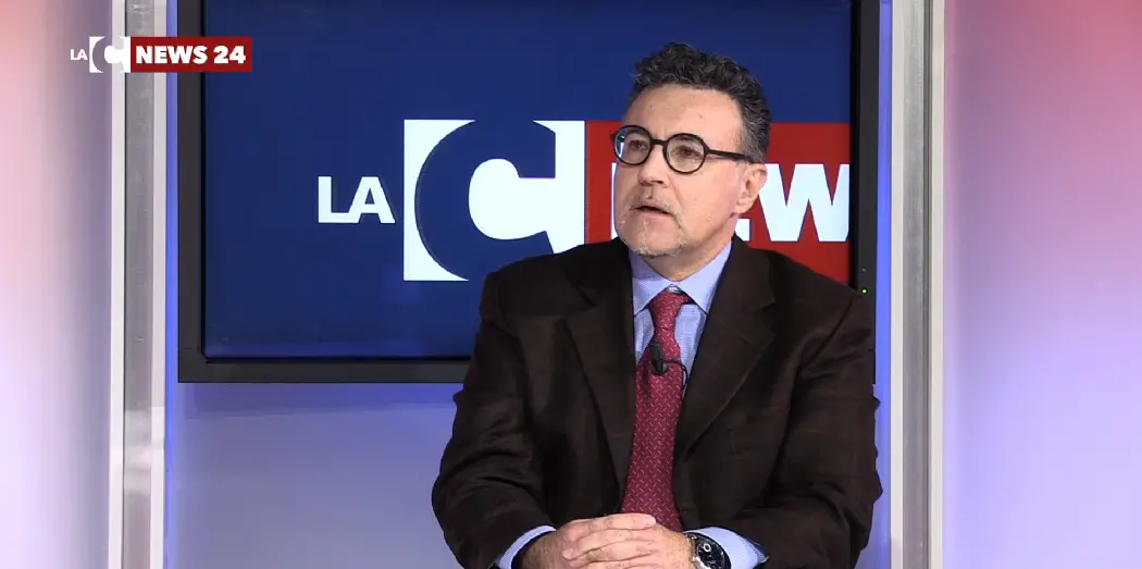 Gravidanza e coronavirus, i rischi spiegati dal medico Palomba