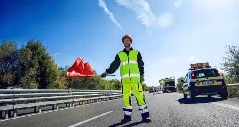 Scontro frontale sulla SS283, strada chiusa a San Marco Argentano