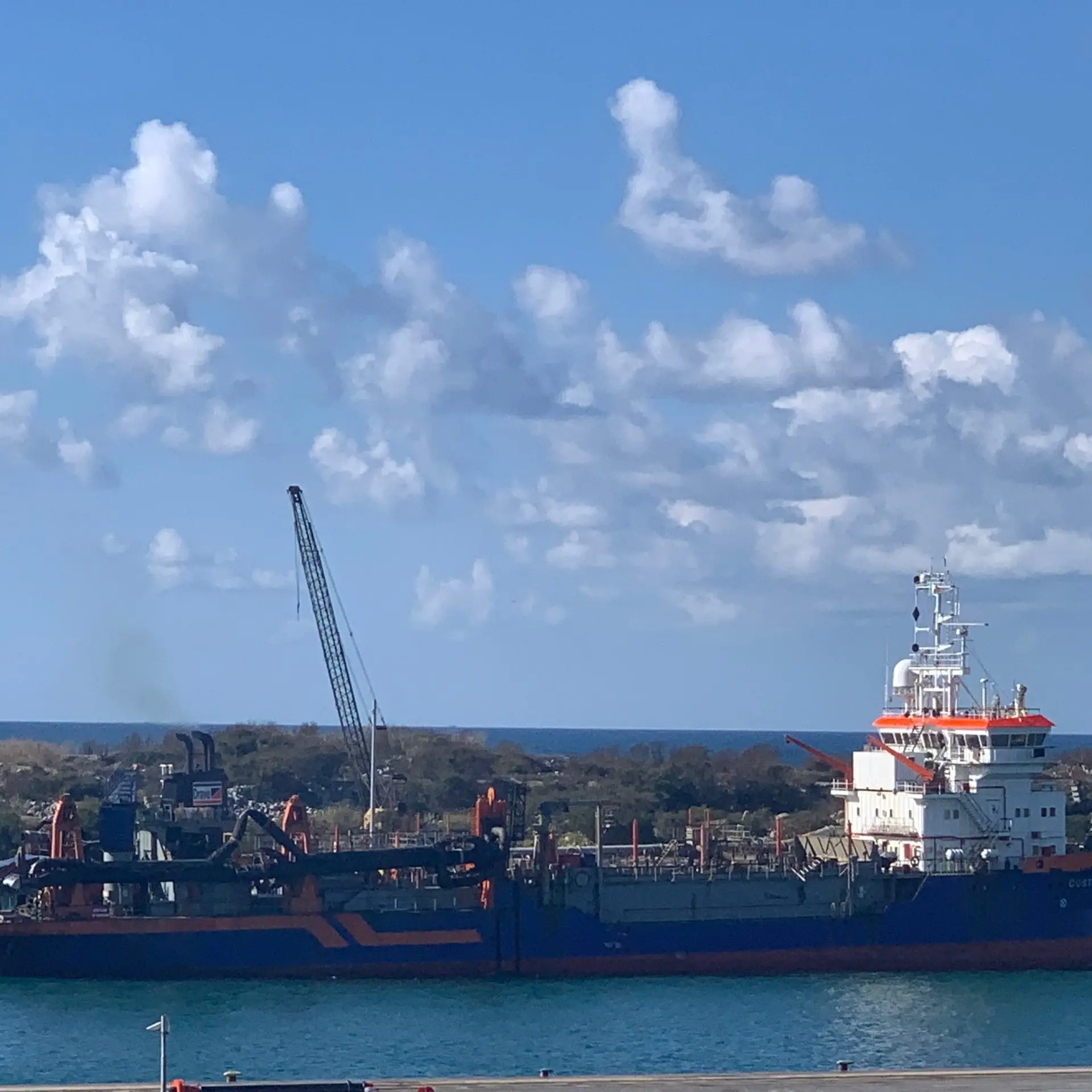 Porto di Gioia Tauro, manutenzione dei fondali in corso