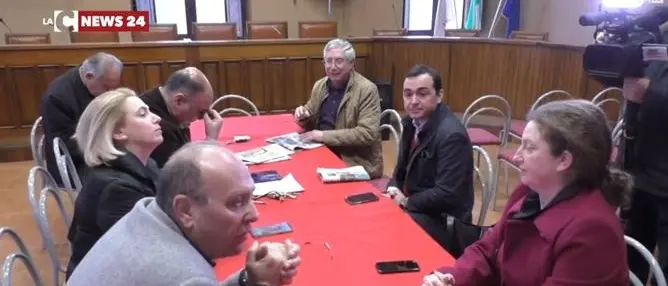 Rifiuti nella Locride, i sindaci chiedono l'intervento del Prefetto