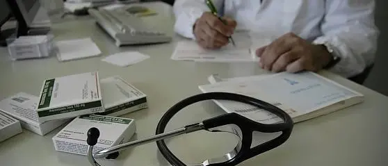 Reggio, medici di base e specialisti: il braccio di ferro tra professionisti che rischia di danneggiare il paziente