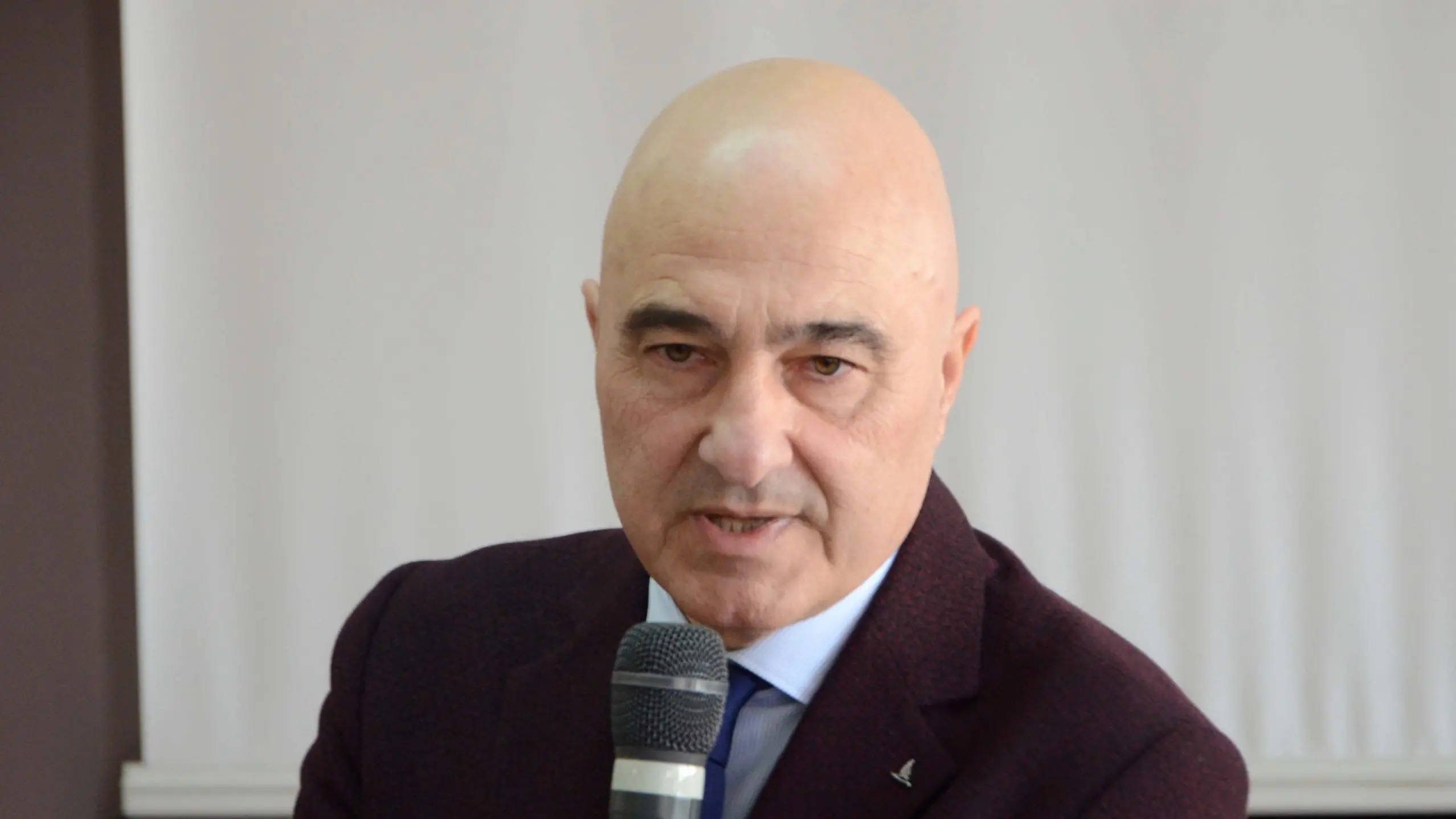 Reggio, Azzarà: «Sospensione Veronese incredibile e paradossale»