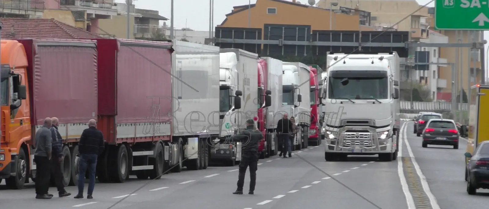 Coronavirus a Reggio Calabria, Falcomatà: «Sbloccare subito gli imbarchi a Villa San Giovanni»