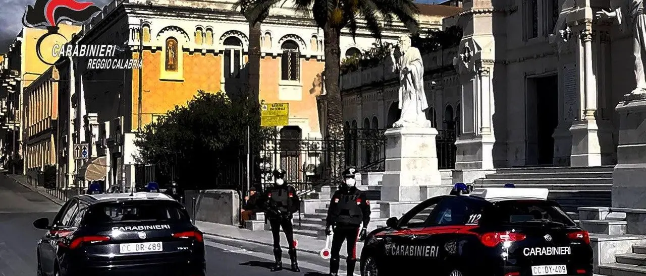 Coronavirus a Reggio Calabria, carabinieri sequestrano 1500 confezioni di igienizzante privo delle autorizzazioni ministeriali