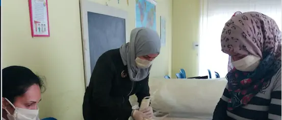 Coronavirus a Reggio Calabria, nella Locride i migranti cuciono le mascherine