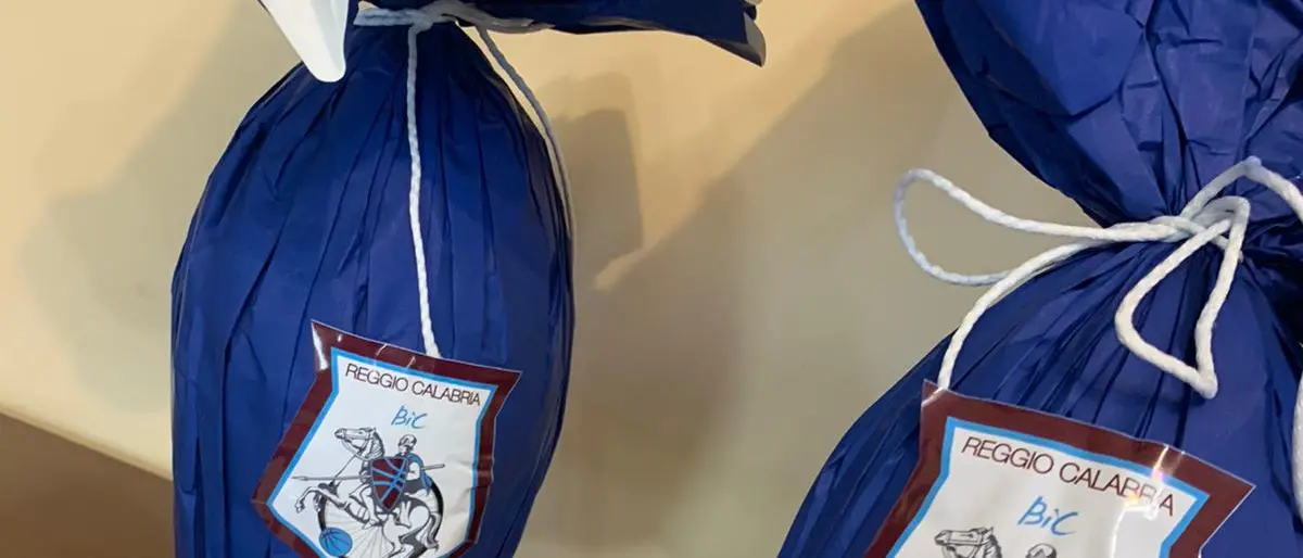 Coronavirus a Reggio Calabria, a santo Stefano in Aspromonte la Pasqua ha i colori delle \"uova arcobaleno\"