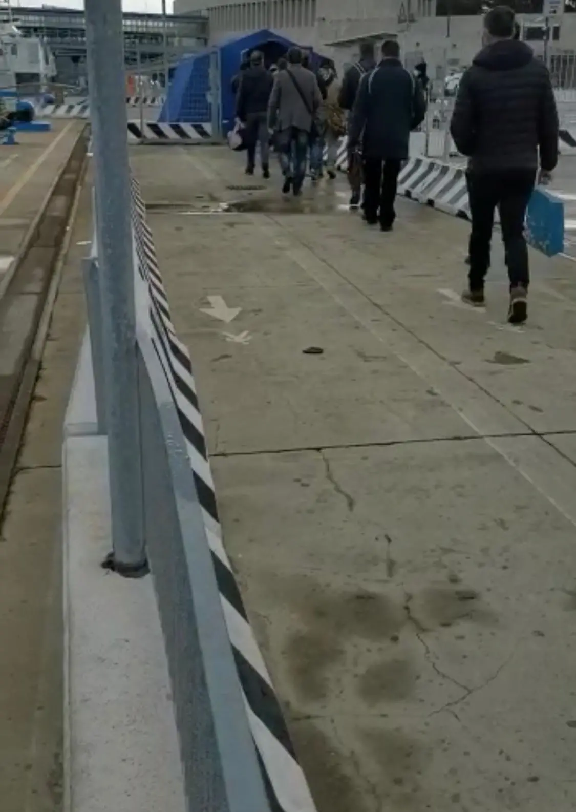 Coronavirus e traghettamento sullo Stretto, la denuncia dei sindacati:«Nessun controllo sanitario per 85 viaggiatori»