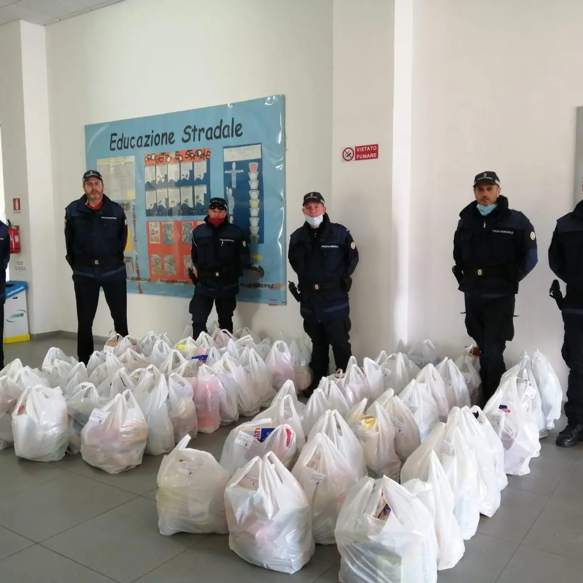 Coronavirus a Reggio Calabria, continua la solidarietà con la \"busta solidale\"