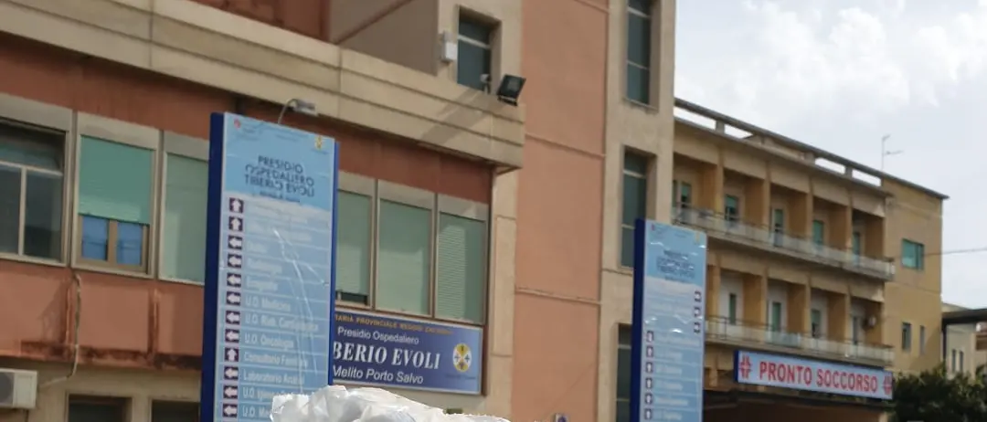 Coronavirus, la Pro Loco di Motta San Giovanni dona le maschere all'ospedale di Melito P.S.