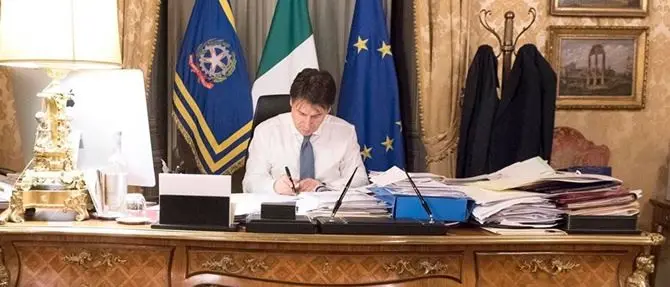 Riaperture, il premier Conte ha firmato il decreto