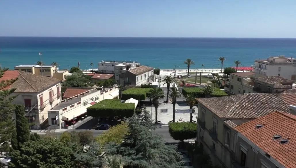 Chiusura Jonio-Tirreno, gli operatori turistici insorgono: «Cosa faranno ora i nostri politici?»