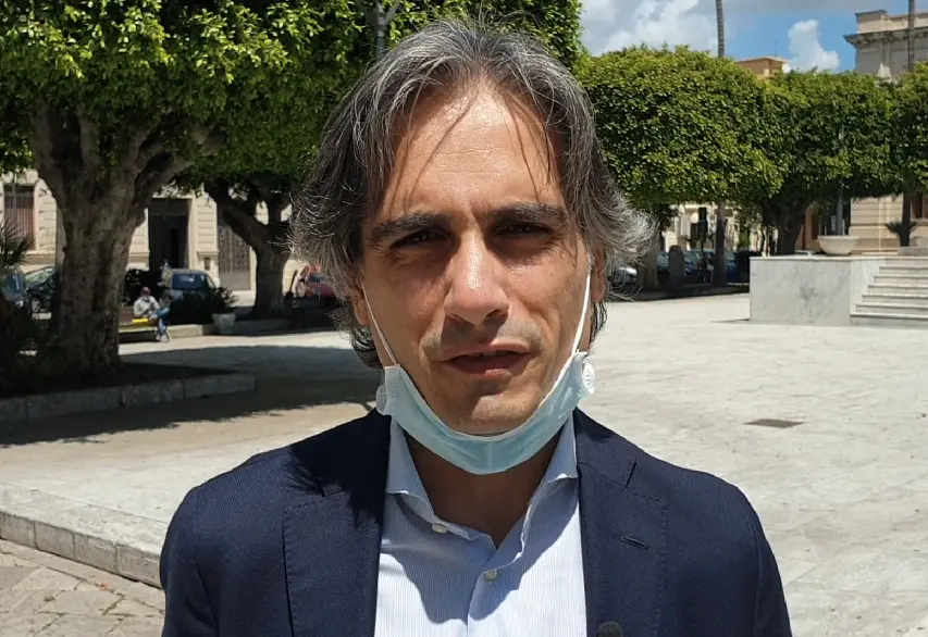 Fase due, la politica prova a riaccendere i motori. Tripudio di sondaggi ma Falcomatà frena