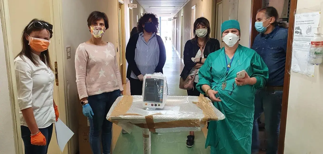 La solidarietà non si spegne. Continuano le donazioni all'ospedale di Locri