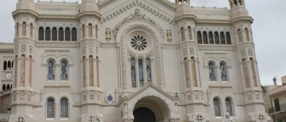 La richiesta di pizzo dentro il Duomo di Reggio e l’incontro con il capo famiglia