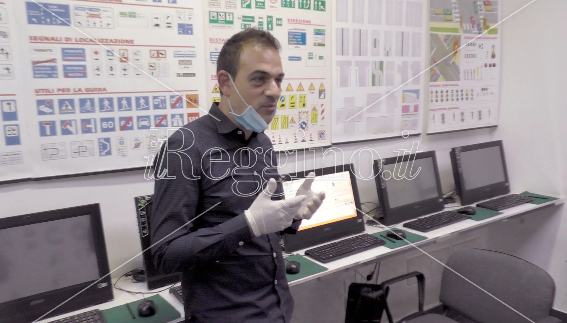 Coronavirus a Reggio Calabria, il grido d'allarme delle autoscuole: «Fermi da due mesi e completamente abbandonati»