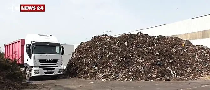 Rifiuti, in Puglia i camion da Reggio: 100 tonnellate al giorno, lievitano i costi