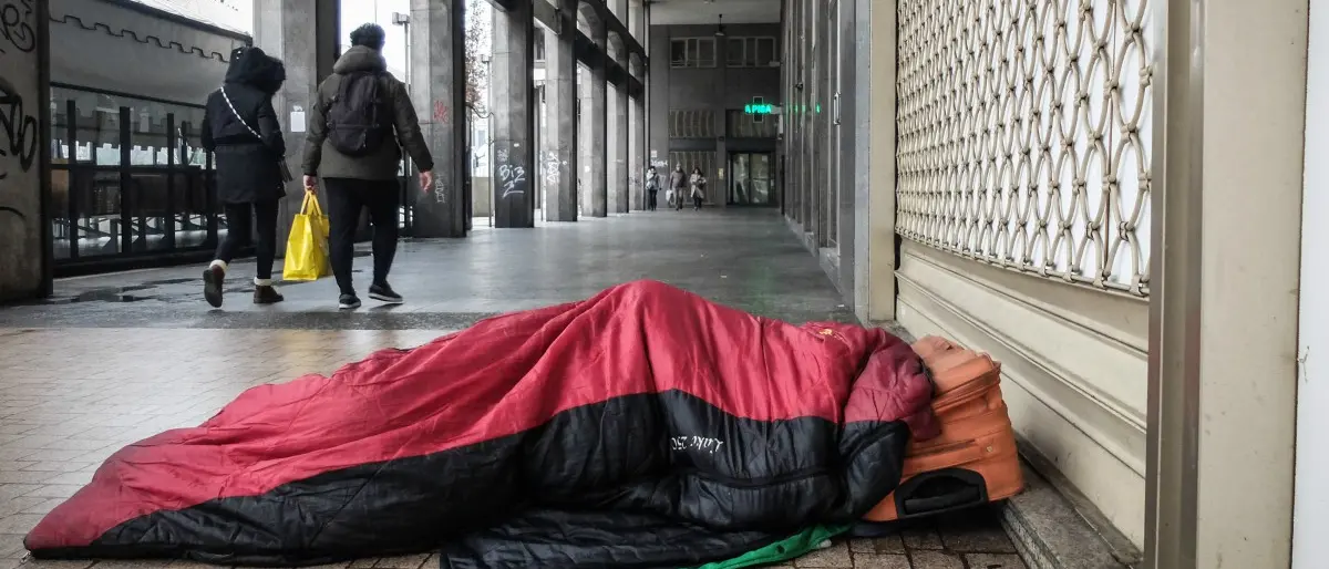 Senzatetto a Reggio, interrogazione de La Strada: «Il Comune faccia chiarezza sull'accoglienza»