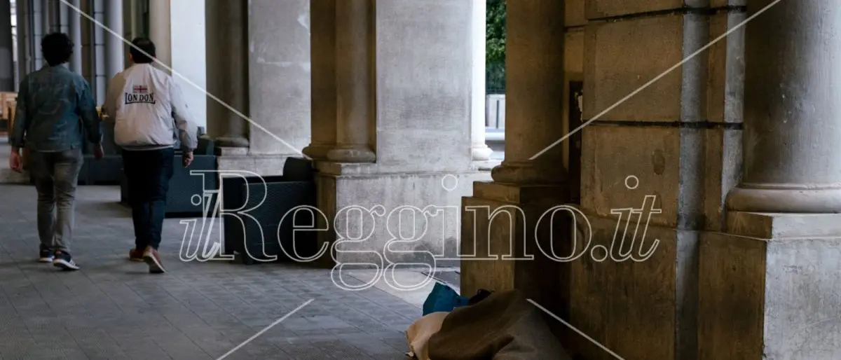 Senzatetto a Reggio, l’inverno è arrivato ma il ricovero di Pietrastorta non è ancora pronto