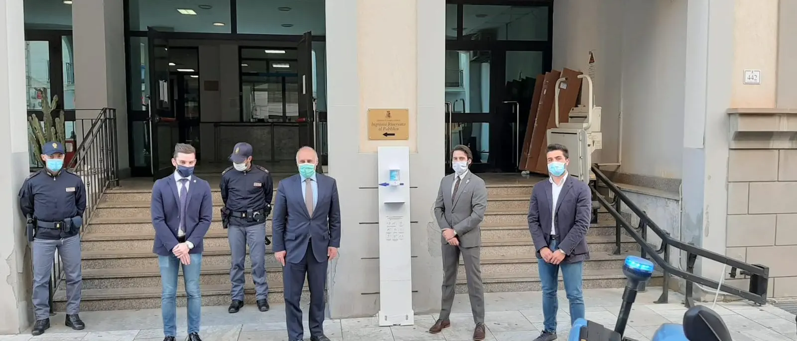 Reggio Calabria, dal Leo Club colonnine igienizzanti per la Questura