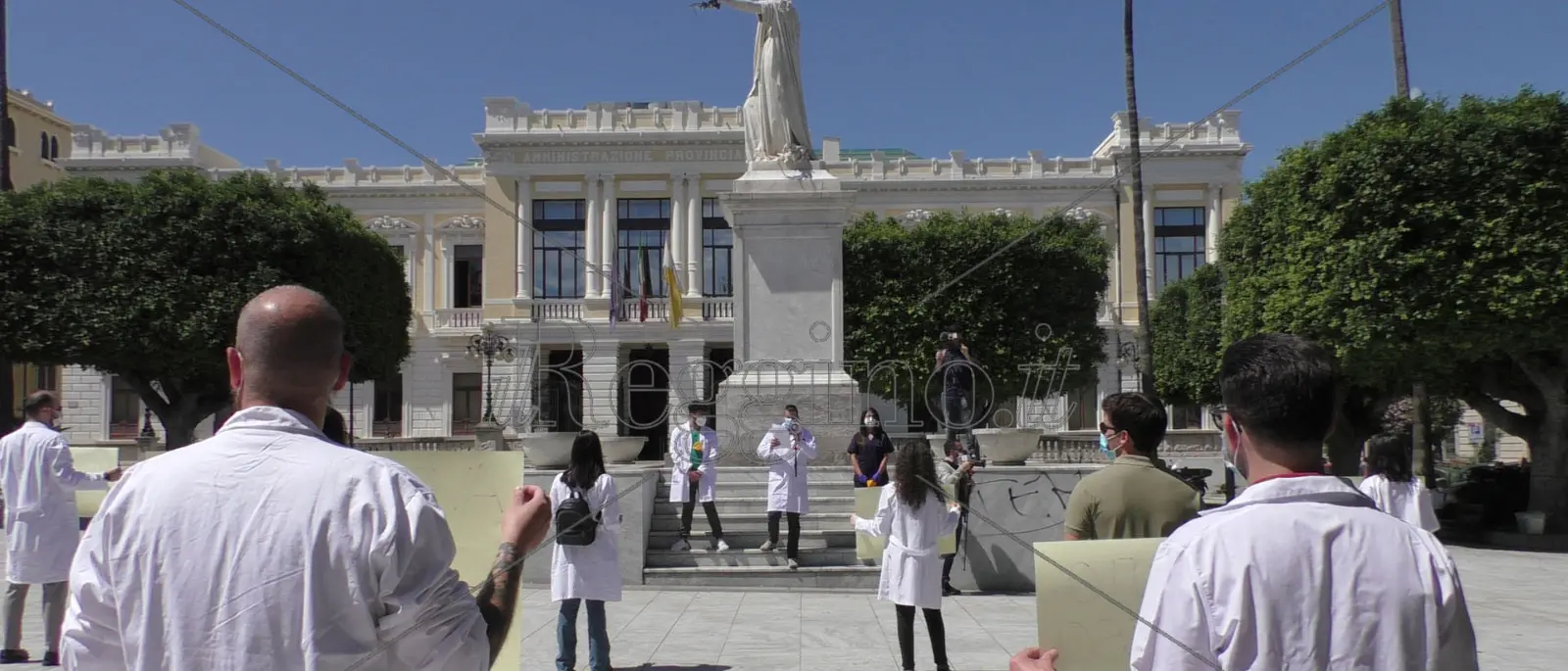 Giovani medici in piazza, Falcomatà: «Sostengo la loro protesta»