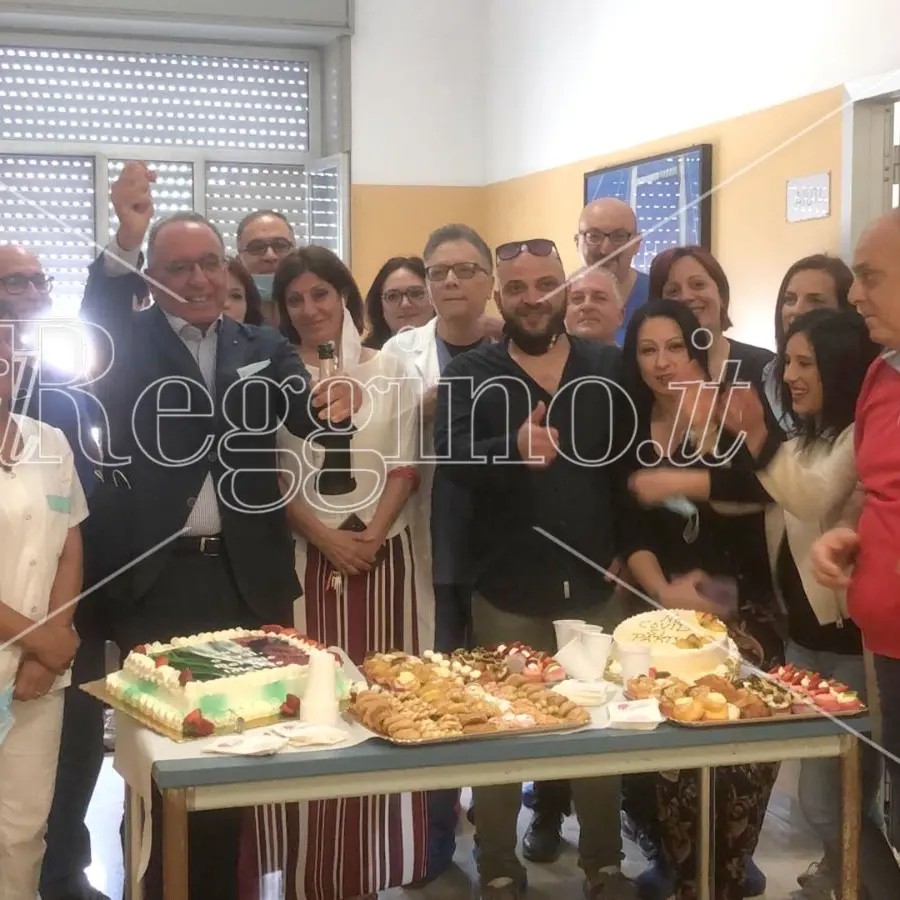Grande festa al Gom di Reggio Calabria. Chiude il centro Covid e si prepara la ripartenza