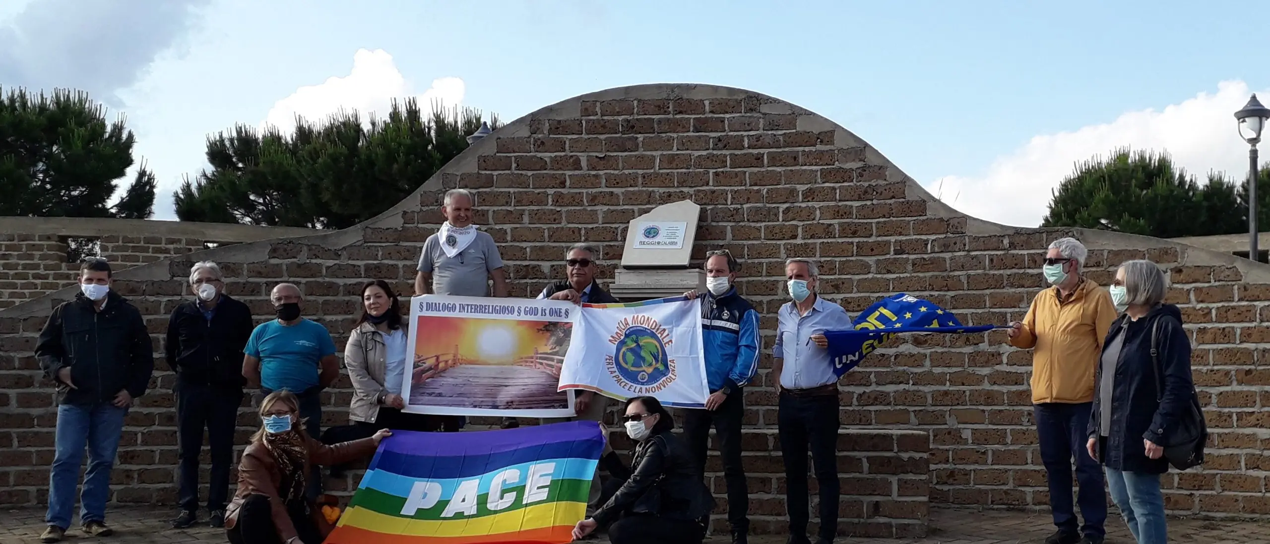 Ad Arghillà la Targa ricordo della Seconda Marcia Mondiale per la Pace e la Nonviolenza