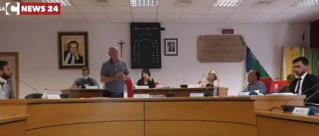 Paralisi a Gioia Tauro dopo l'inchiesta Waterfront, il sindaco va al Ministero