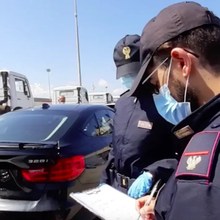 Porto di Gioia Tauro, la Polizia sventa traffico internazionale di auto di lusso rubate