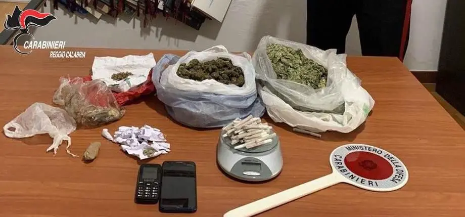 Spaccio di droga nella tendopoli di San Ferdinando, arrestato 24enne