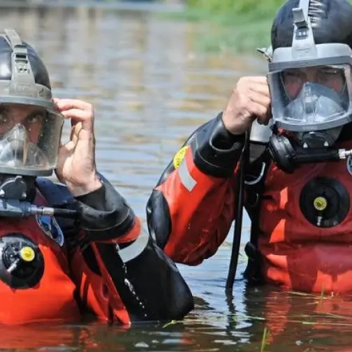 Disperso in mare dopo aver aiutato due ragazzini, il corpo recuperato dai Vigili del fuoco di Reggio