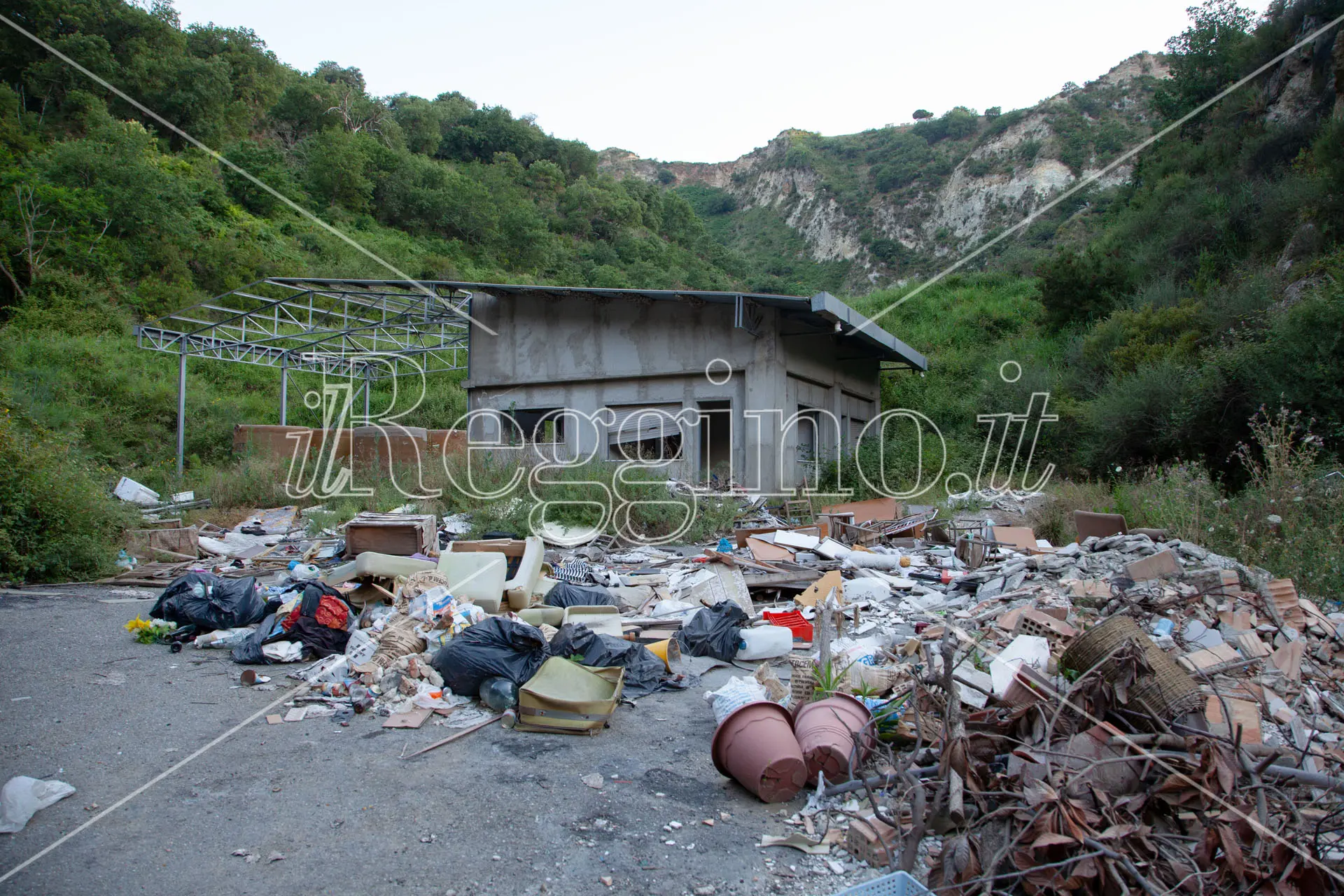 Saracinò, 30mila metri cubi di rifiuti sepolti nella Vallata del Gallico