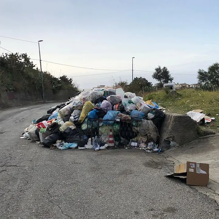 Emergenza rifiuti, \"Reggio attiva\": «La Città metropolitana riapra il confronto con la Regione»