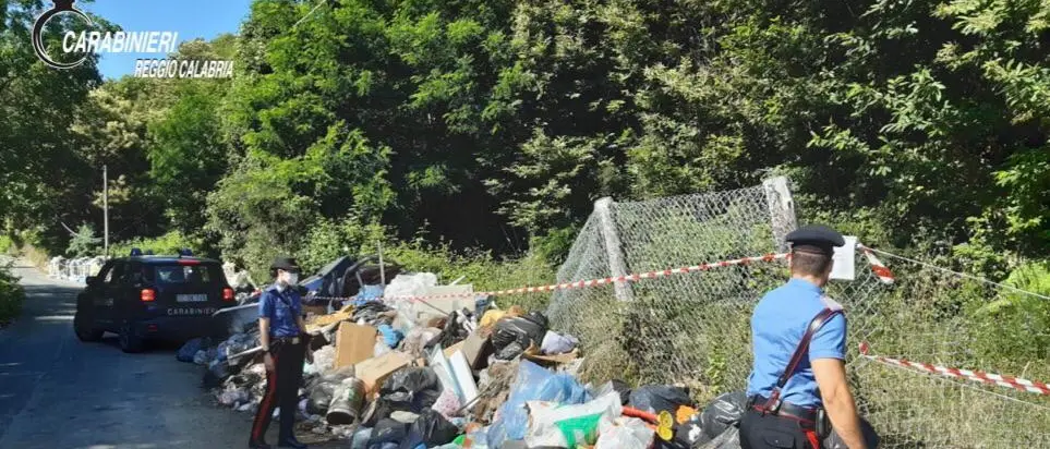 Scilla, i carabinieri sequestrano tre discariche non autorizzate