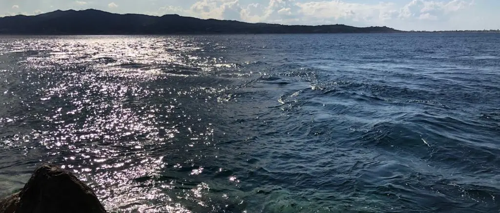 Villa San Giovanni, il senatore Siclari soccorre due giovani che rischiano di annegare