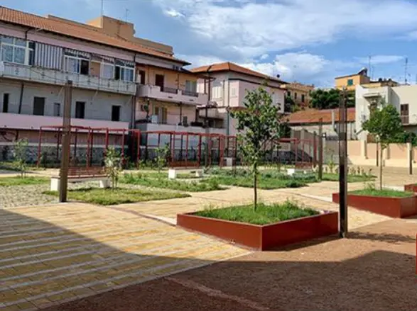 Reggio Calabria, oggi pomeriggio inaugurazione della piazza interna a Tremulini