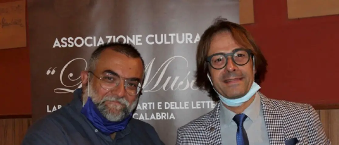 Felice Manti nel salotto culturale delle Muse, tra ironia e senso del dovere