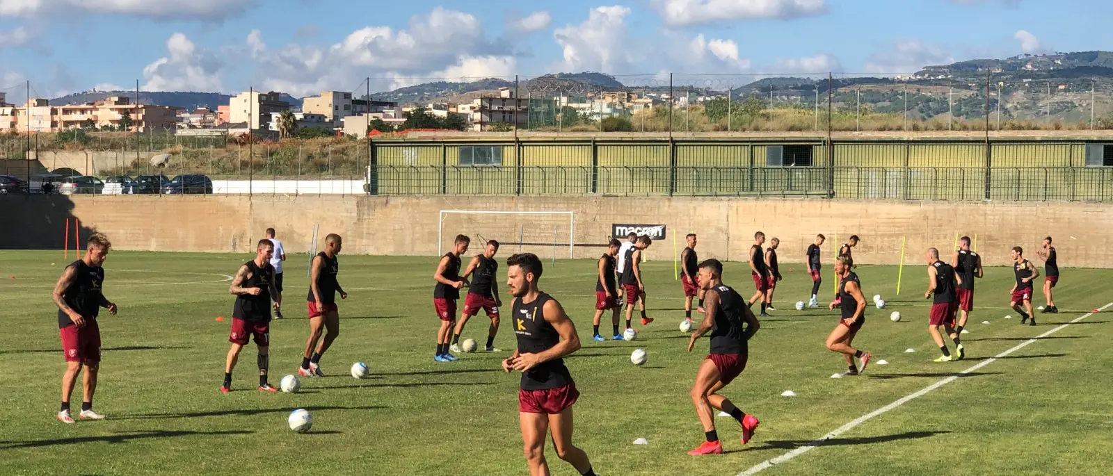 Calcio, Reggina primo giorno d'allenamento al centro sportivo Sant'Agata