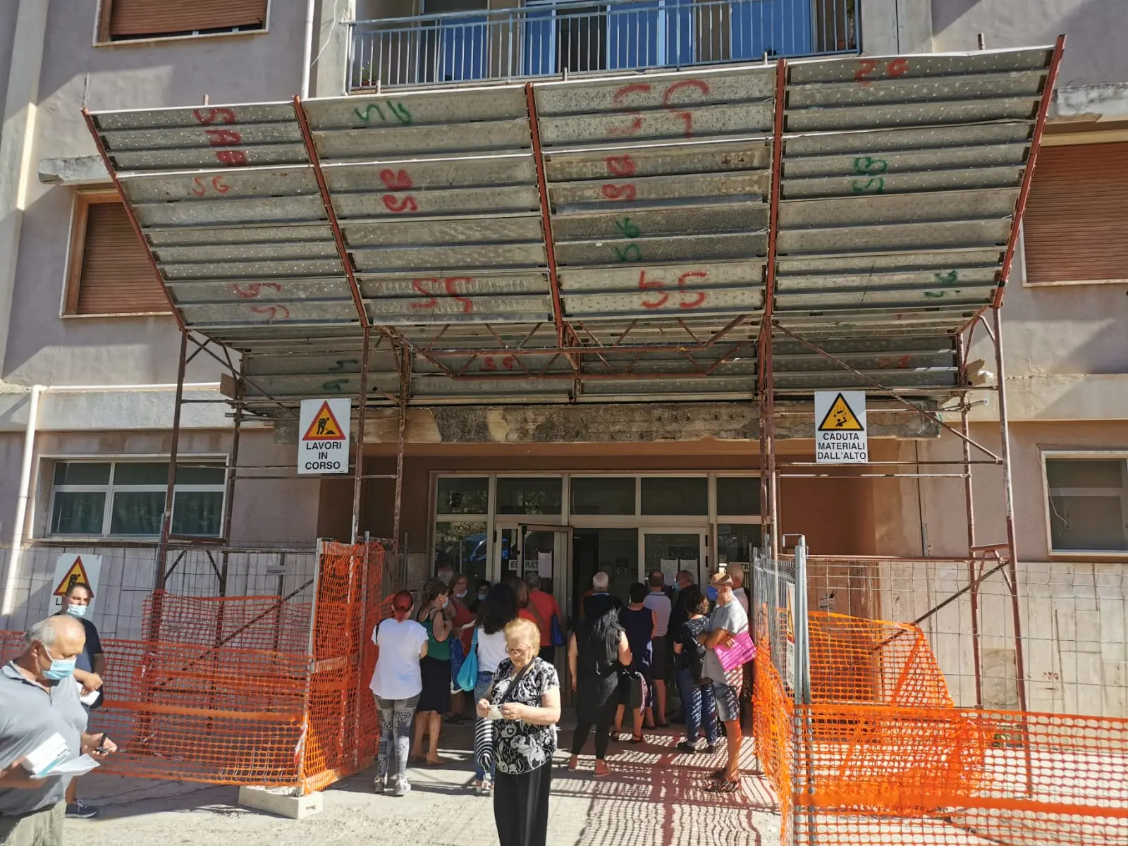 L'ospedale di Scilla cade a pezzi in attesa degli 8 milioni spariti nel nulla