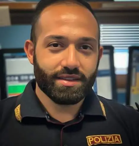 Finge di ordinare una pizza, ma chiama la Polizia. Agente reggino salva una donna dalla violenza del compagno