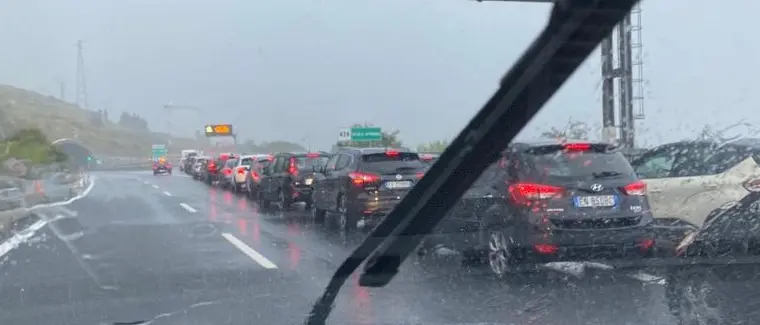 Esodo estivo, tre ore di attesa agli imbarchi di Villa San Giovanni