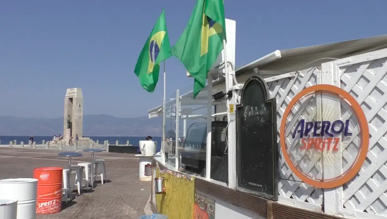 Coronavirus, l'estate reggina continua tra lidi e movida nonostante i contagi