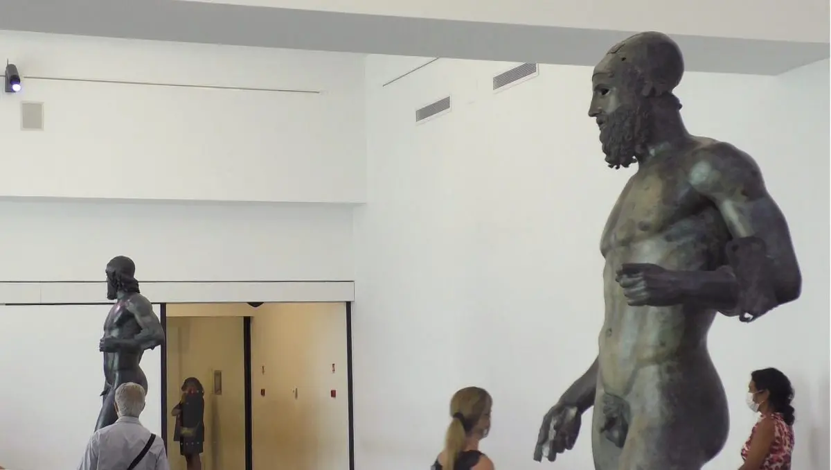 Bronzi di Riace, oggi 48 anni dalla scoperta in fondo al mare. E il mistero continua…