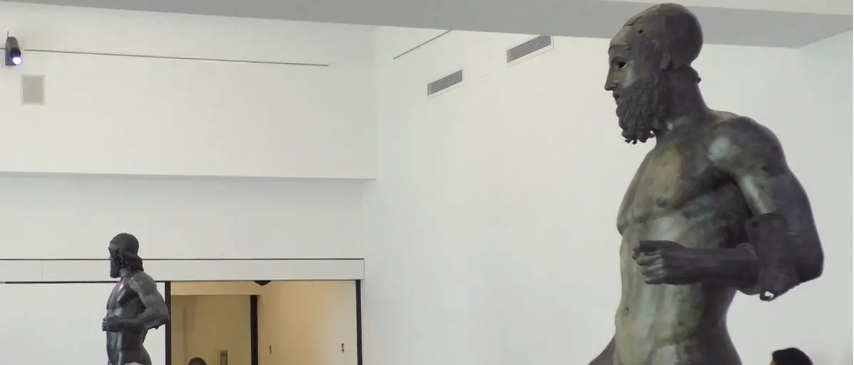 Bronzi di Riace, oggi 48 anni dalla scoperta in fondo al mare. E il mistero continua…