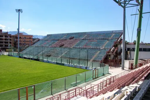 Reggio, 45enne trovato impiccato alla porta di calcio del \"Granillo\"